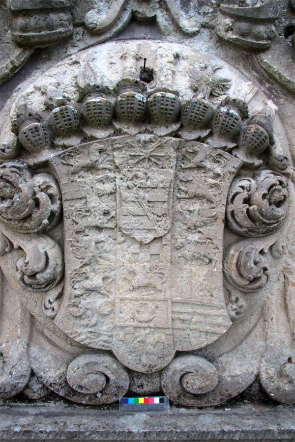 Rekonstruktion der barocken Wappenfarbigkeit - Schloss Doberlug - Vorzustand
