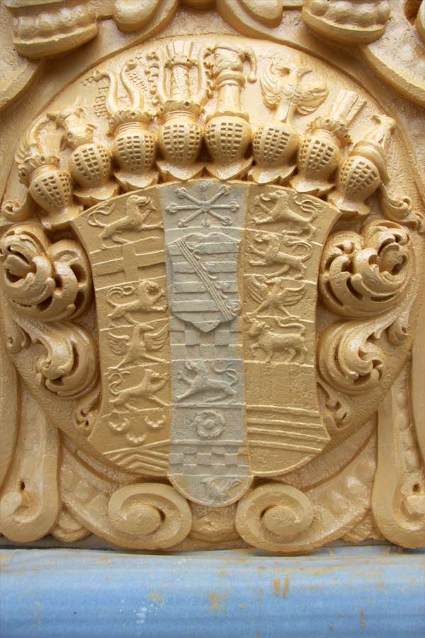 Rekonstruktion der barocken Wappenfarbigkeit - Schloss Doberlug - Grundierung