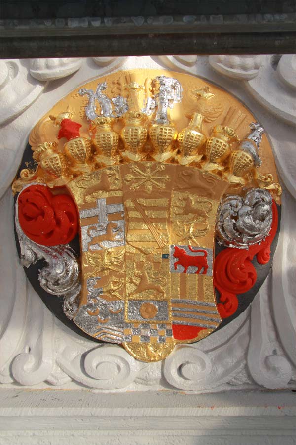 Rekonstruktion der barocken Wappenfarbigkeit - Schloss Doberlug - Neufassung
