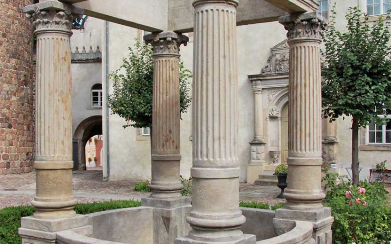 Restaurierung des Renaissancebrunnens - Schloss Wiesenburg