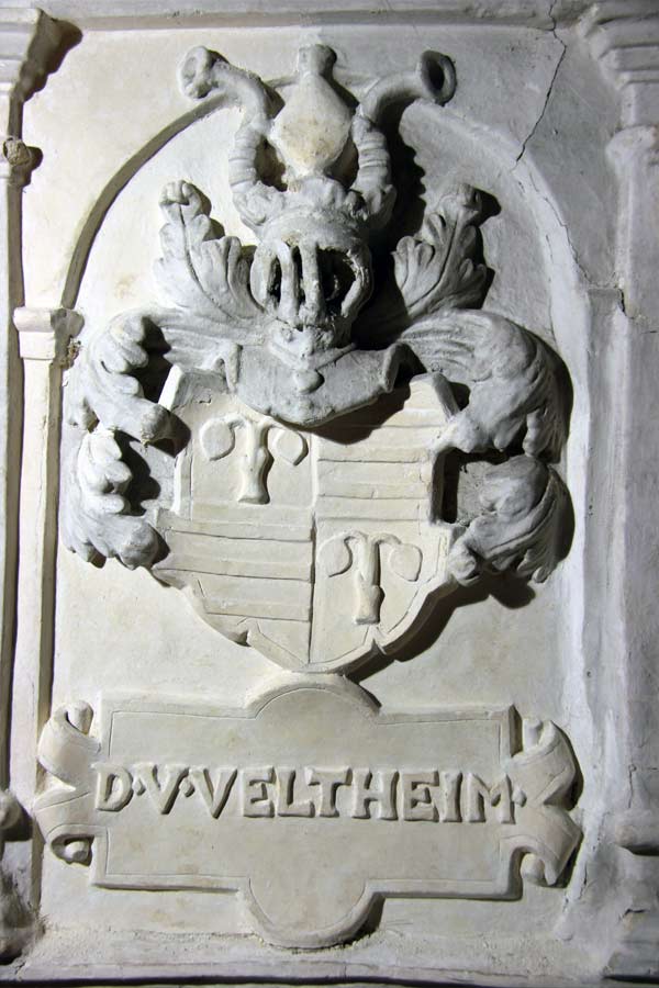 Restaurierung der Stuckausstattung - Dorfkirche Flechtingen - Wappen an der Patronatsloge
