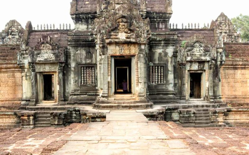 Ansicht des Tempels Banteay Samre, östliches Zugangstor